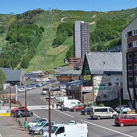 4 Pers Balcon Vue Centre Superbesse شقة